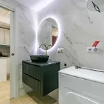 Reformado Familiar, Piscina Y Centro * Торремолінос