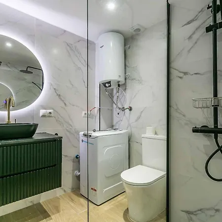 Reformado Familiar, Piscina Y Centro * Торремолинос
