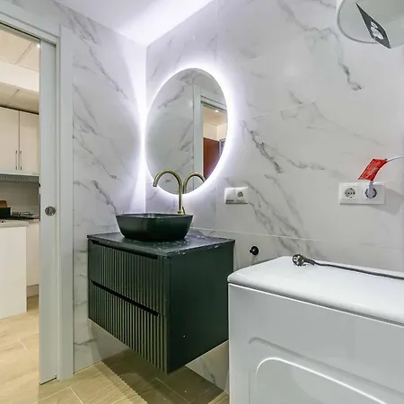 Reformado Familiar, Piscina Y Centro * Торремолинос